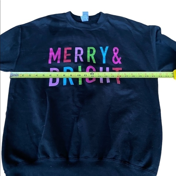 🎄Gildan Merry & Bright Colorful Christmas Sweatshirt Merry Christmas Size M - Picture 7 of 8